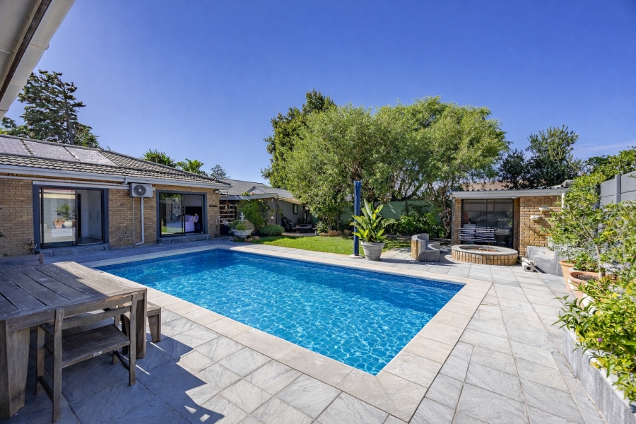 5 Bedroom Property for Sale in Flamingo Vlei Western Cape